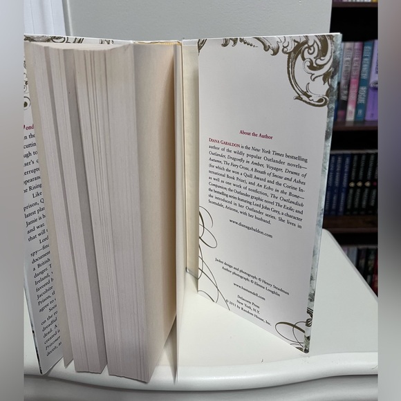 The Scottish Prisoner by Diana Gabaldon - Picture 4 of 5